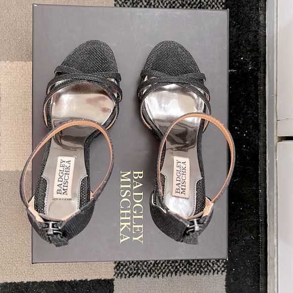 Badgley Mischka black signify platform sandals - Picture 2 of 3